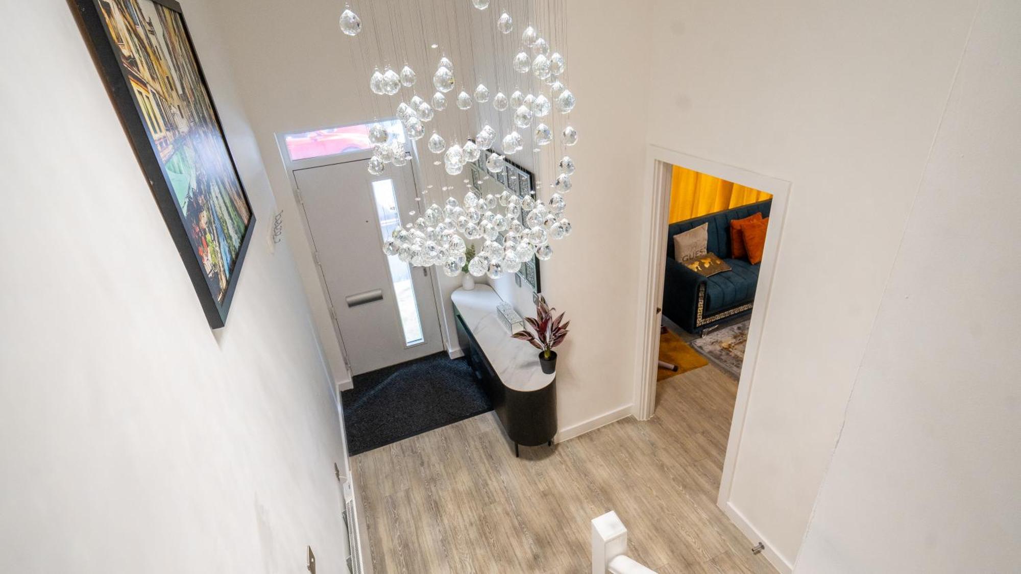 Mega7 Luxury 2bedrooms - 2baths, 3toilets Balcony And Free Car Park *
